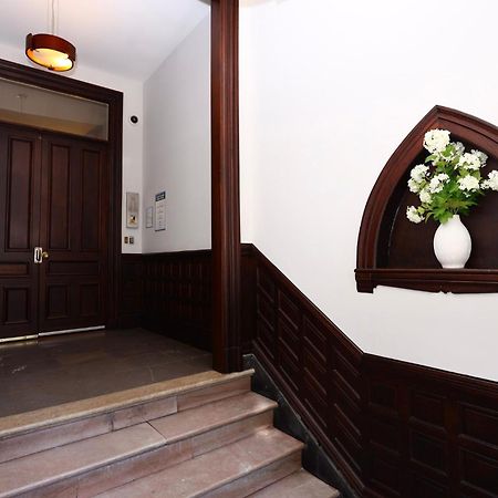 Stylish Studio On Newbury St #3 Boston Exterior photo